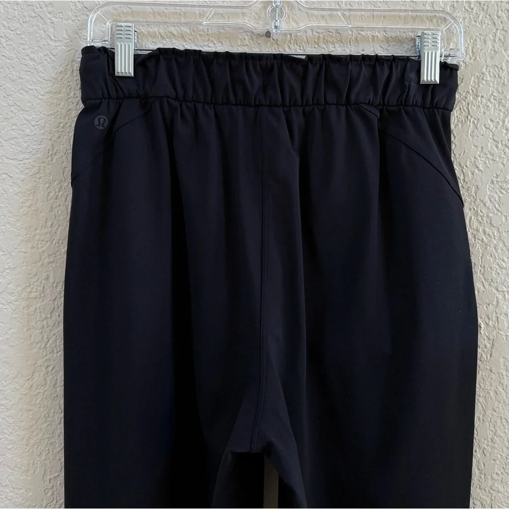 Lululemon Pants Keep Moving Cropped Activewear Casual Comfort Sporty Black 6